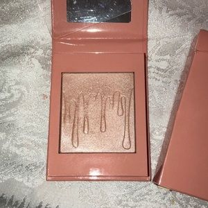 Kylie highlighter